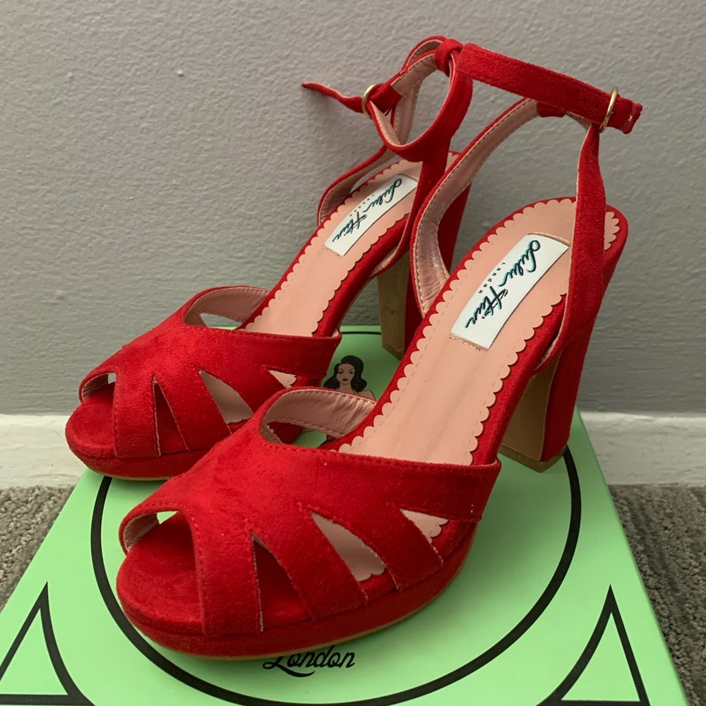 Lulu Hun Red Sandals